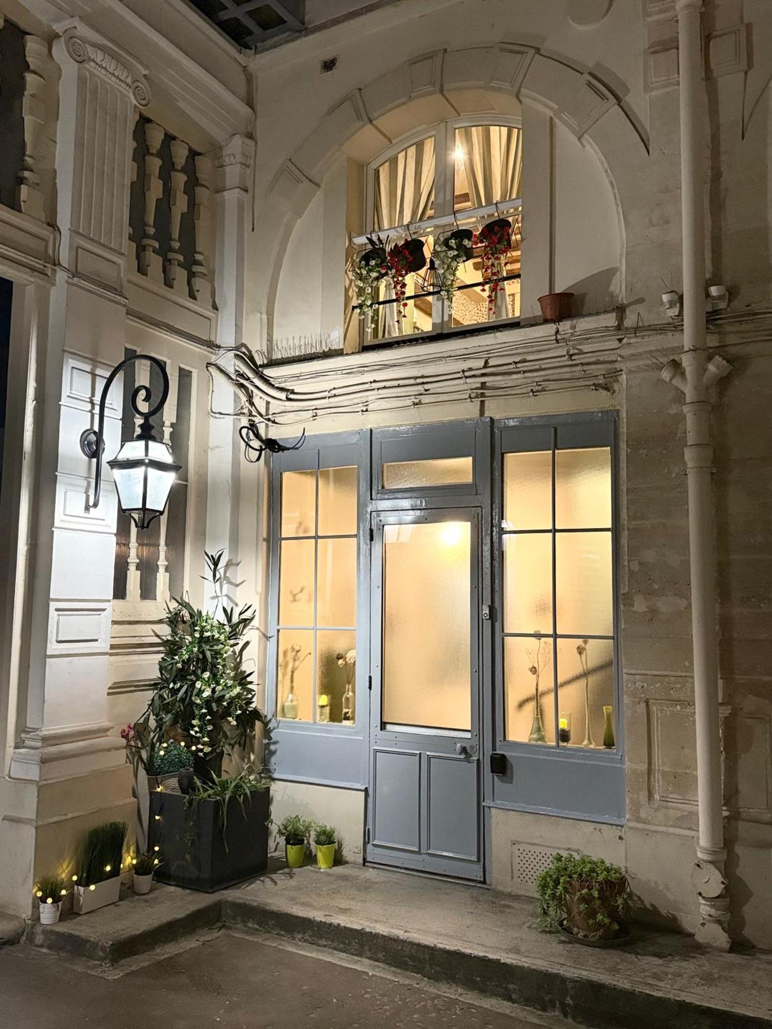 Apartment Face A L'opera Comique